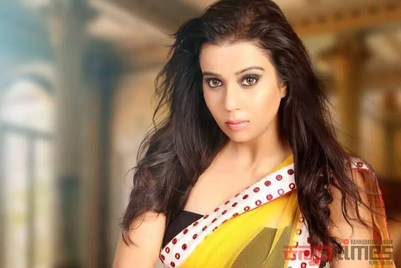 Swathi Hv Most Glamorous Photos Of South Indian Actress In Saree 4 Kannadatimes